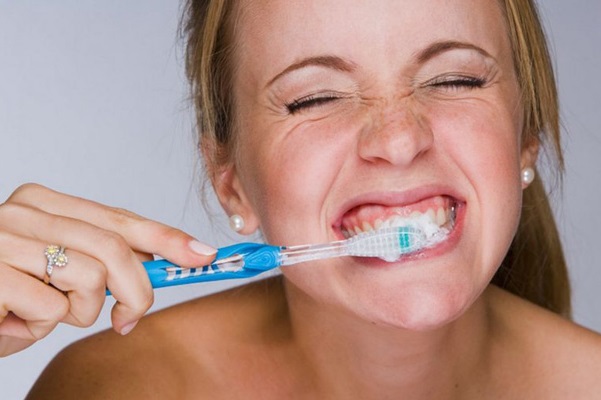 chăm sóc răng miệng sau khi bọc sứ