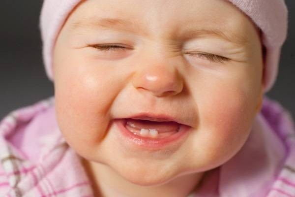 nhổ răng sữa, nhổ răng sữa cho bé, nhổ răng sữa chưa lung lay, nhổ răng sữa bị sâu, nhổ răng sữa cho bé ở đâu, nhổ răng sữa cho trẻ đúng cách, nhổ răng sữa bị sún, nhổ răng sữa cho trẻ, bé nhổ răng sữa, nhổ răng sữa khi chưa lung lay, cách nhổ răng sữa không đau
