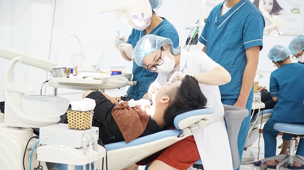 niềng răng invisalign, quy trình niềng răng invisalign, Kết quả trước sau niềng răng Invisalign