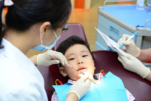 Hiện tượng mòn răng ở trẻ em