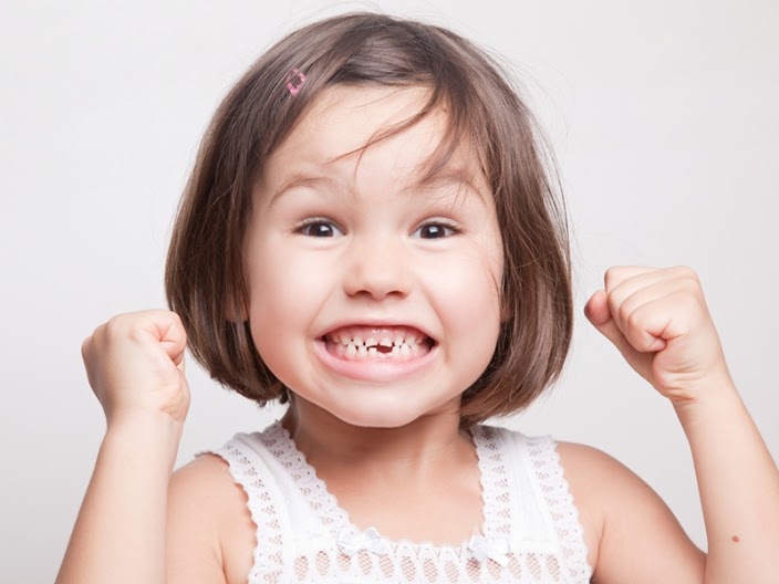 Sau khi răng sữa nhổ xong nên làm gì?